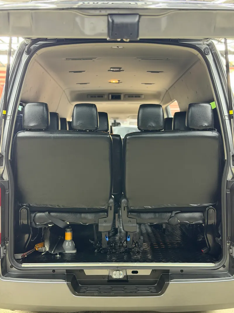 2025 Nissan Urvan NV350 Premium A/T