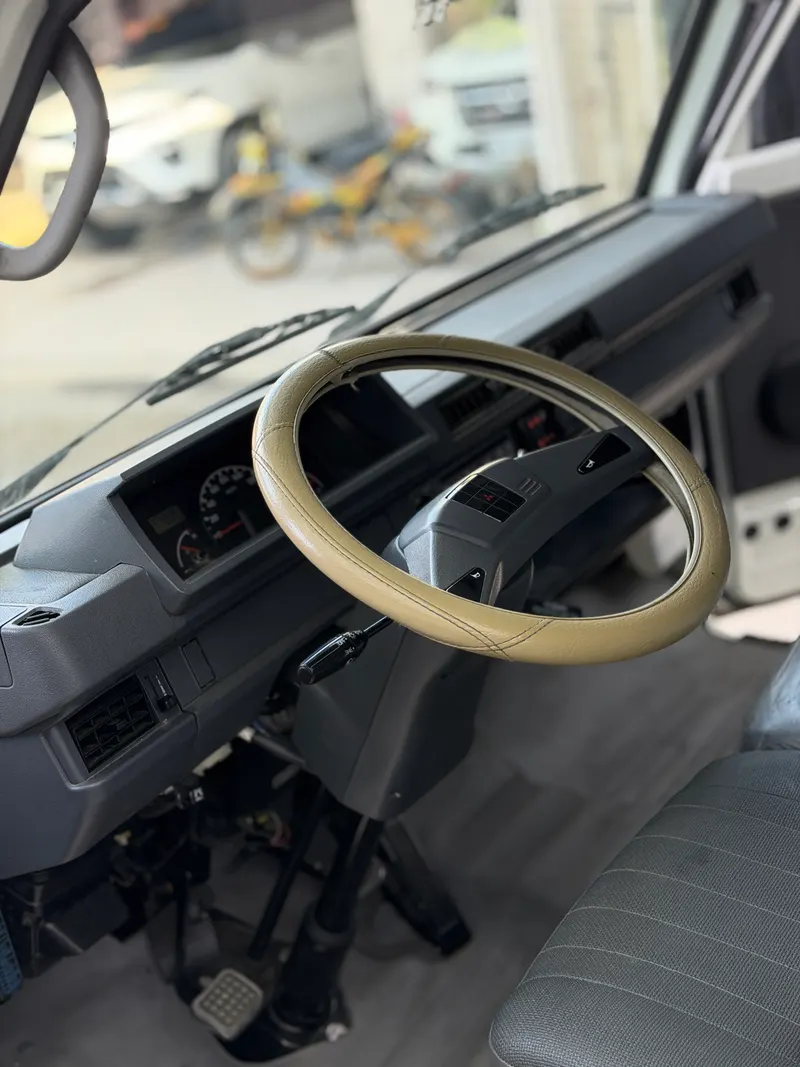 2025 Mitsubishi L300 FB Dual AC M/T